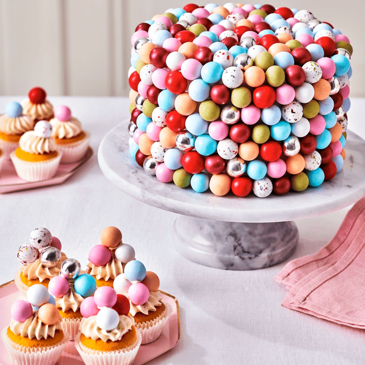 BOLAS CRUJIENTES DE CHOCOLATE FUNCAKES - PEARL RED (130 G) 4 BOLAS CRUJIENTES DE CHOCOLATE FUNCAKES - PEARL RED (130 G) - Imagen 4