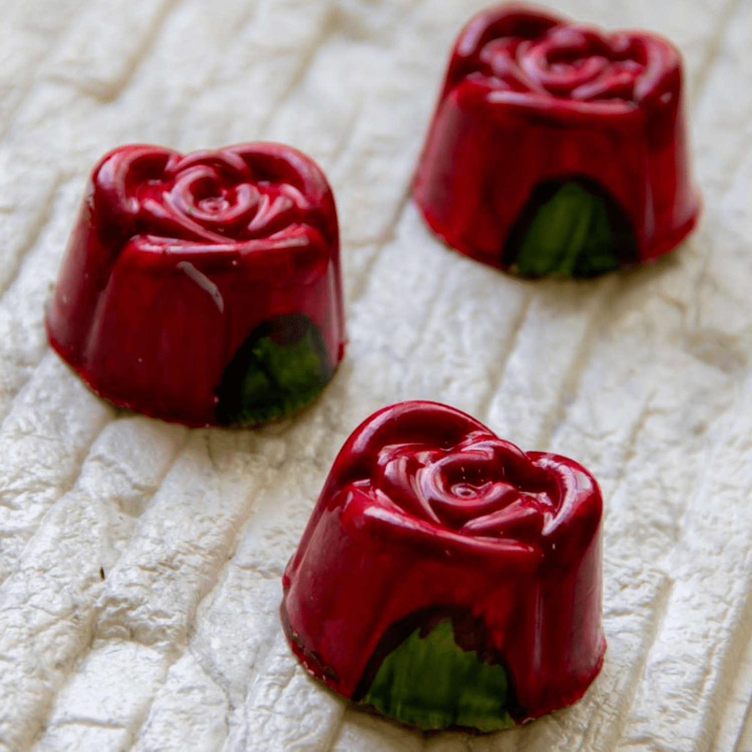 MOLDE PARA CHOCOLATE BWB - BOMBON ROSA (5 CAVIDADES) 2 MOLDE PARA CHOCOLATE BWB - BOMBON ROSA (5 CAVIDADES) - Imagen 2