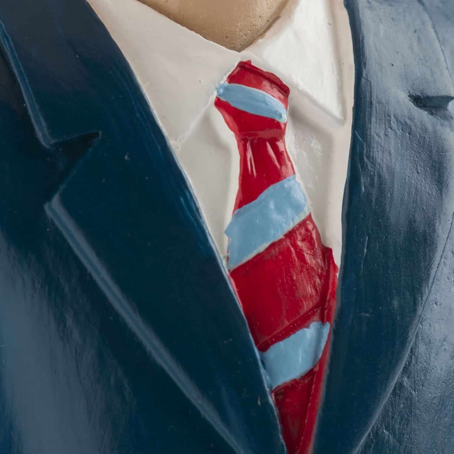 FIGURA PARA TARTA COMUNION - NIÑO CON CORBATA ROJA 4 FIGURA PARA TARTA COMUNION - NIÑO CON CORBATA ROJA - Imagen 4