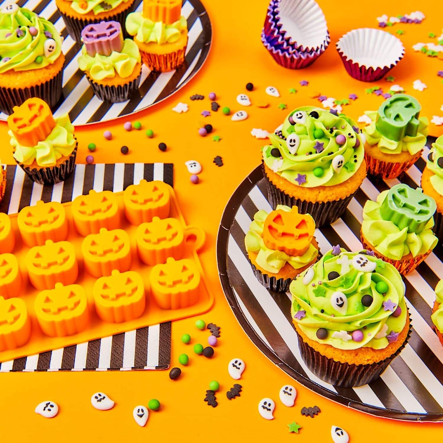 MOLDE SILICONA WILTON - MINI CALABAZAS HALLOWEEN 2 MOLDE SILICONA WILTON - MINI CALABAZAS HALLOWEEN - Imagen 2