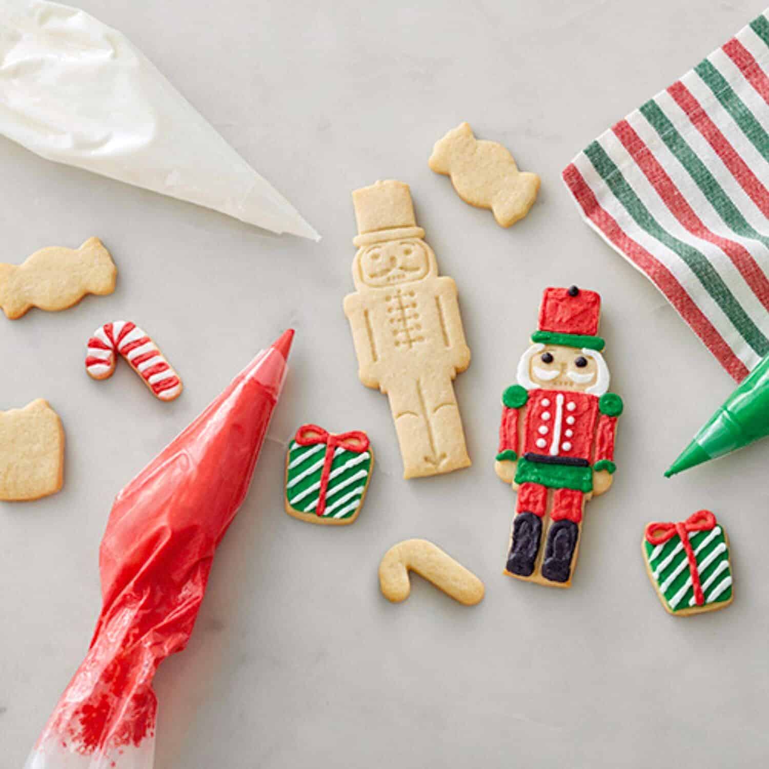 SET PARA DECORAR GALLETAS WILTON - EL CASCANUECES 2 SET PARA DECORAR GALLETAS WILTON - EL CASCANUECES - Imagen 2