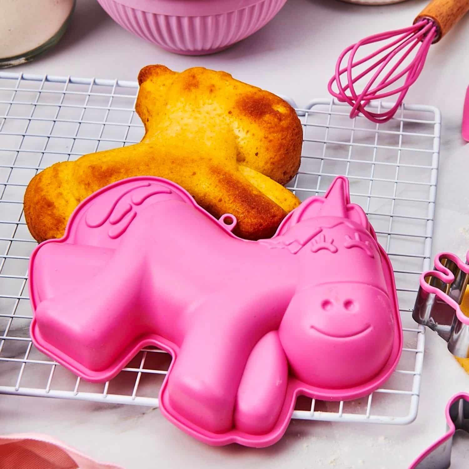 KIT DE REPOSTERIA MOLDE DE SILICONA Y UTENSILIOS WILTON - UNICORNIO 3 KIT DE REPOSTERIA MOLDE DE SILICONA Y UTENSILIOS WILTON - UNICORNIO - Imagen 3